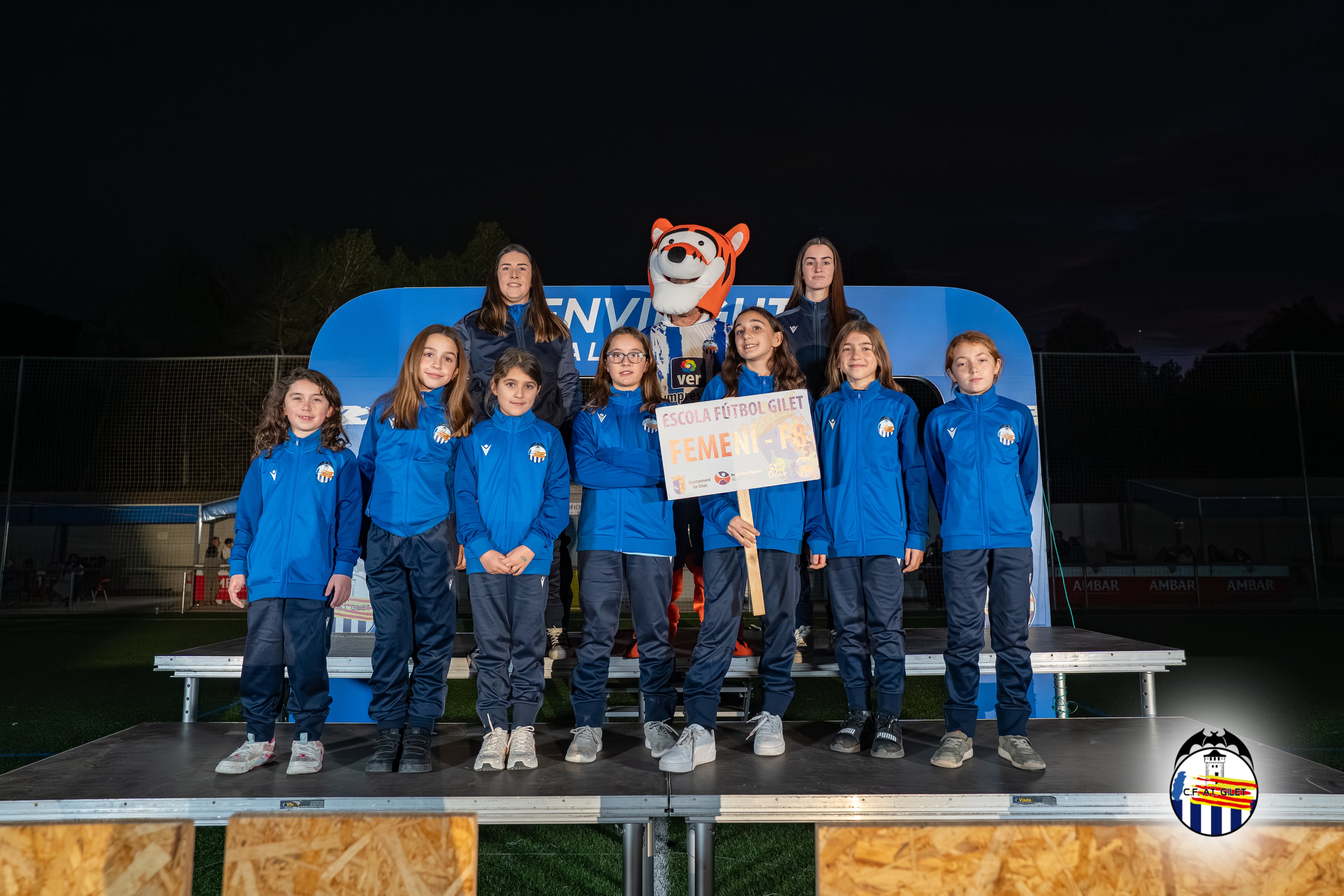 Femenino F-8